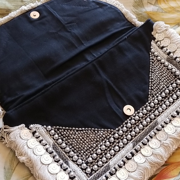 BOHO COLLECTION cross body silver coin clutch - Picture 6 of 9